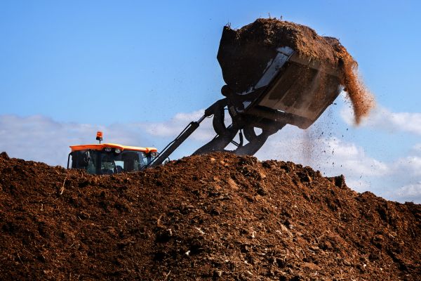Dirt Spreading in Crossville